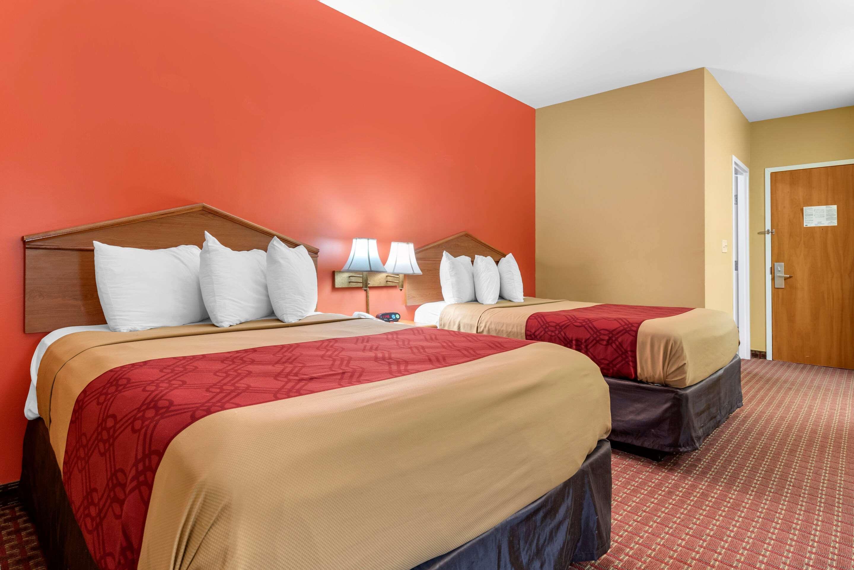 Econo Lodge Louisville Airport Bagian luar foto