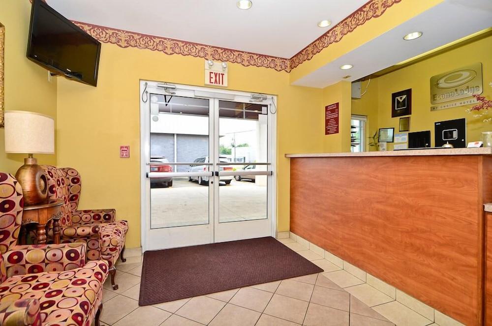 Econo Lodge Louisville Airport Bagian luar foto